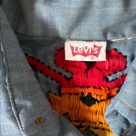 Rare 1970s Vintage Levi's Embroidered Chambray Shirt Unisex - Picture 2 of 9